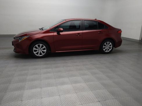 Used 2022 Toyota Corolla LE FWD image 2