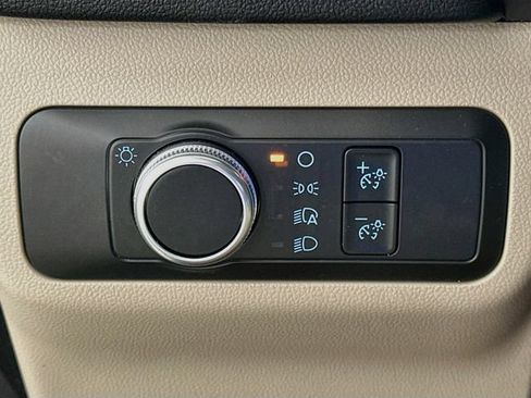 Used 2022 Ford Escape SE FWD image 19