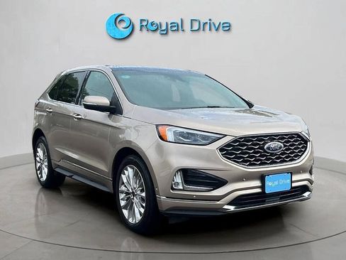 Used 2021 Ford Edge Titanium w/ Equipment Group 301A AWD/4WD image 8