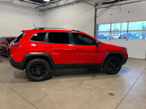 Used 2019 Jeep Cherokee Trailhawk w/ Cold Weather Group image 2