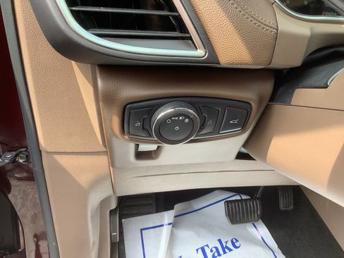 Used 2018 Lincoln MKX Reserve w/ Lincoln MKX Climate Package FWD image 13