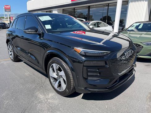 Used 2025 Audi Q6 e-tron Premium Plus w/ Premium Plus AWD/4WD image 2