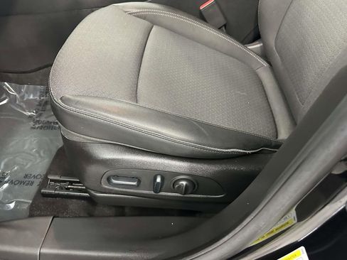 Used 2023 Buick Encore GX Preferred w/ Cold Weather Comfort Package image 18
