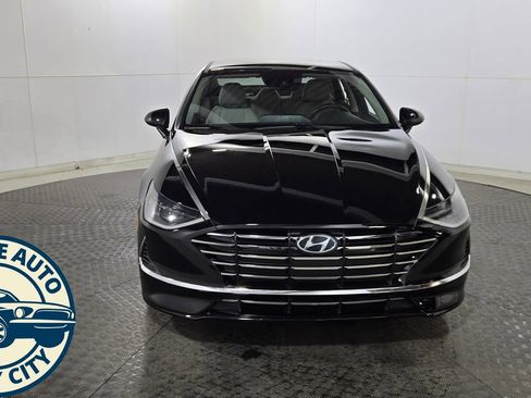 Used 2021 Hyundai Sonata SE FWD image 2