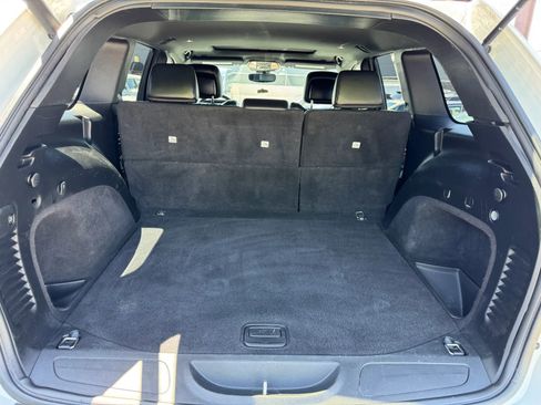 Used 2019 Jeep Grand Cherokee Altitude AWD/4WD image 32