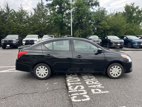 Used 2017 Nissan Versa S Plus FWD image 8