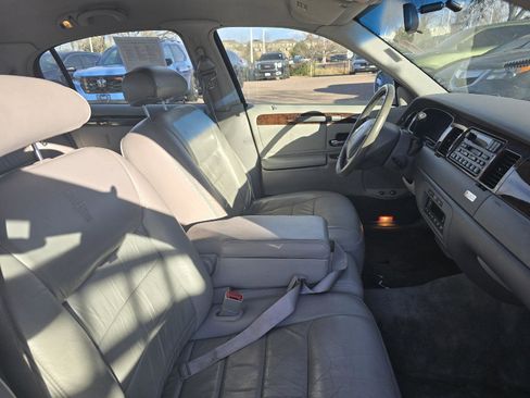 Used 1999 Lincoln Town Car Executive image 12