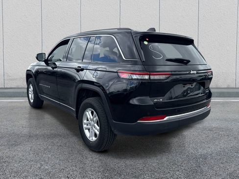 Used 2023 Jeep Grand Cherokee Laredo AWD/4WD image 5