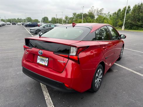 Used 2019 Toyota Prius LE AWD/4WD image 7