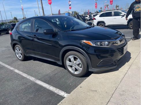 Used 2022 Honda HR-V LX image 2