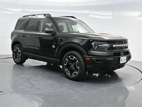 Used 2023 Ford Bronco Sport Outer Banks w/ Tech Package AWD/4WD image 36