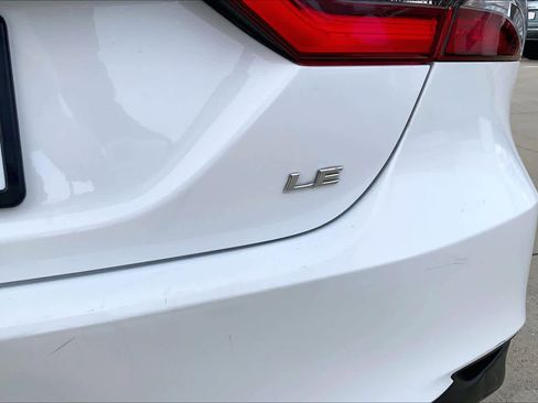 Used 2023 Toyota Camry LE image 10