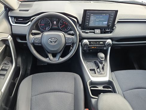 Used 2019 Toyota RAV4 LE image 11