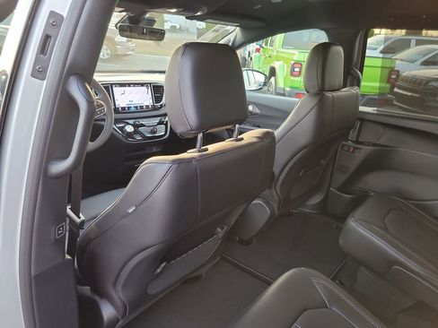 New 2026 Chrysler Voyager LX FWD image 11
