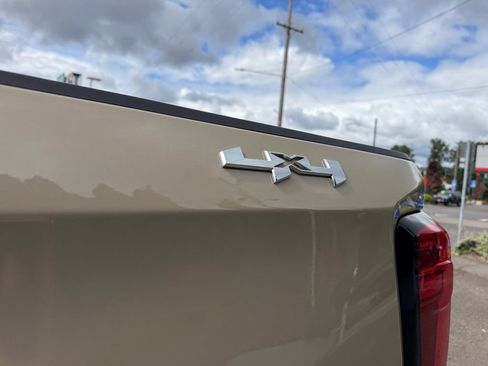 Used 2023 GMC Sierra 1500 Elevation w/ LPO, Elevation Black Package AWD/4WD image 5