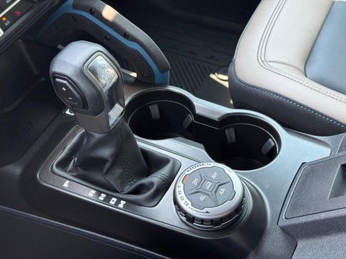 Used 2023 Ford Bronco Wildtrak image 19