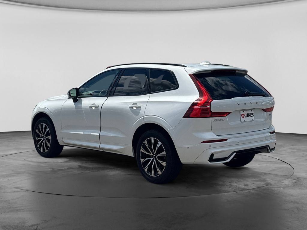 Used 2025 Volvo XC60 B5 Plus AWD/4WD image 6