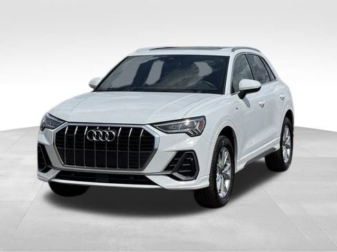 Certified 2025 Audi Q3 2.0T Premium image 3