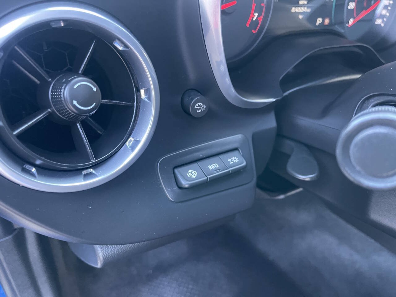 Used 2016 Chevrolet Camaro SS RWD image 9