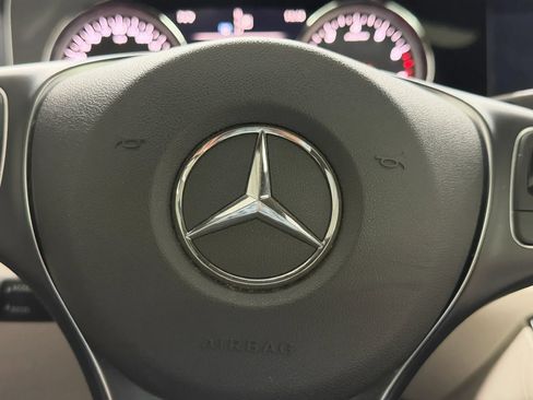 Used 2017 Mercedes-Benz E 400 4MATIC Wagon image 63