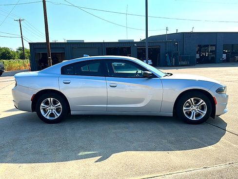 Used 2023 Dodge Charger SXT image 9
