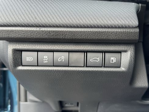 Used 2025 Toyota Camry SE image 29