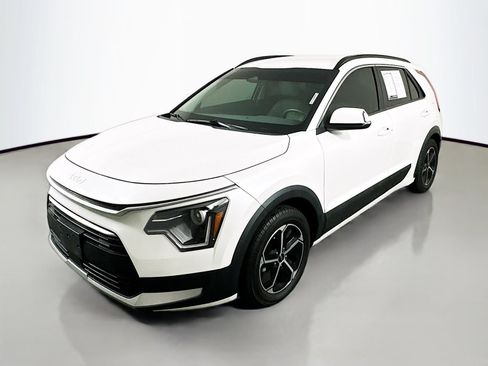 Used 2023 Kia Niro EX FWD image 3