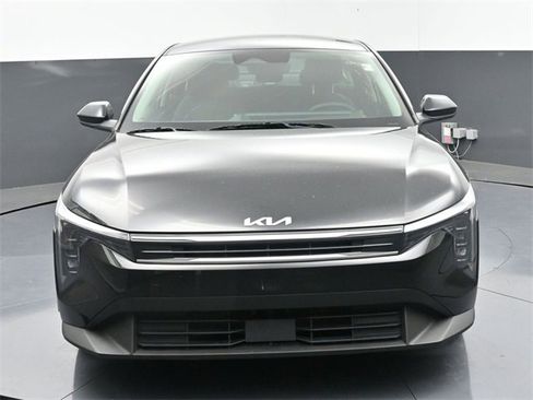 Used 2025 Kia K4 LXS image 31