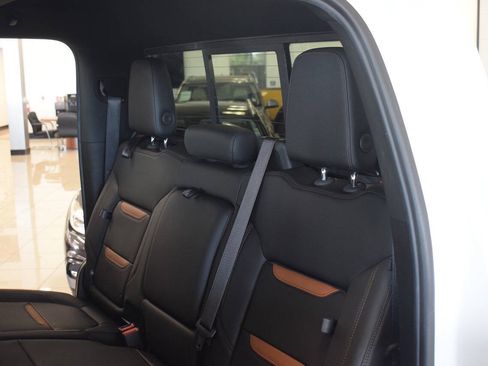 Used 2020 GMC Sierra 2500 AT4 w/ AT4 Premium Package AWD/4WD image 42