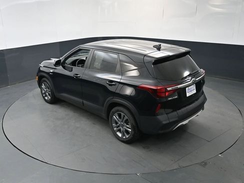 Used 2021 Kia Seltos LX AWD/4WD image 31