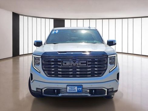 Used 2024 GMC Sierra 1500 Denali Ultimate image 2