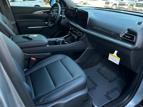 New 2026 Chevrolet Traverse LT w/ Sun and Wheel Package image 16