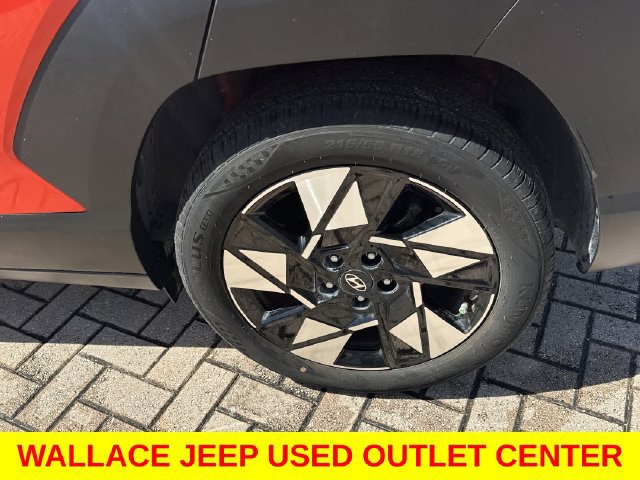 Used 2024 Hyundai Kona SEL FWD image 11
