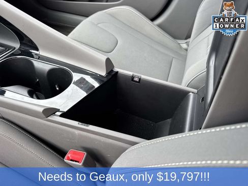Used 2025 Hyundai Elantra SEL FWD image 51