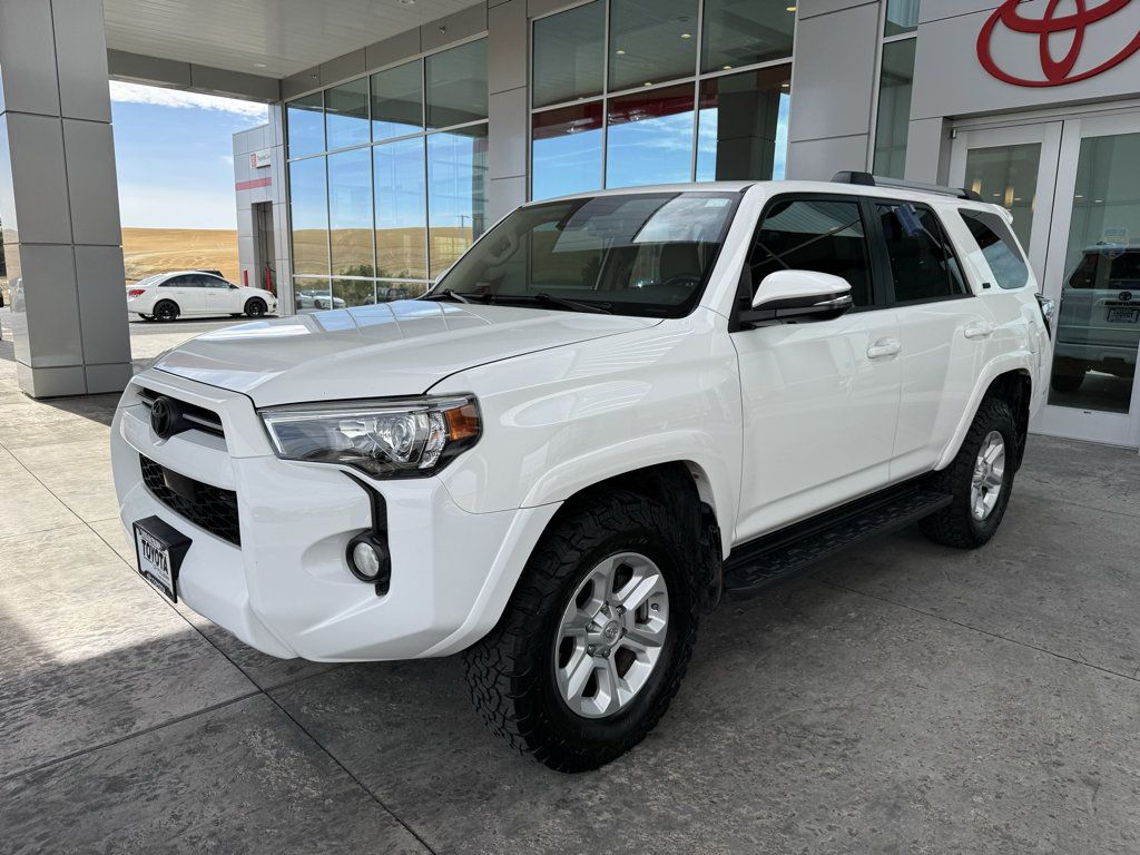 Used 2020 Toyota 4Runner SR5 Premium w/ Moonroof Package AWD/4WD image 5