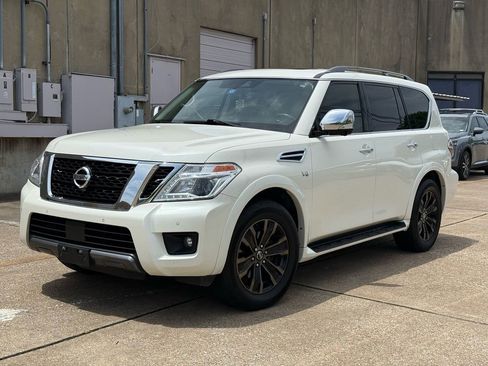 Used 2019 Nissan Armada Platinum w/ Captain's Chairs Package RWD image 3