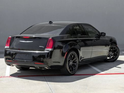 Used 2019 Chrysler 300 S RWD image 11