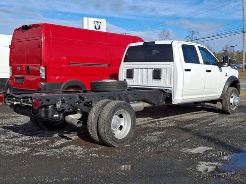 New 2026 RAM 5500 Tradesman w/ Chrome Appearance Group AWD/4WD image 4