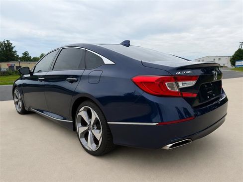 Used 2018 Honda Accord Touring image 5