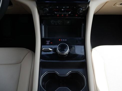 Used 2025 Jeep Grand Cherokee Limited w/ Luxury Tech Group II AWD/4WD image 23