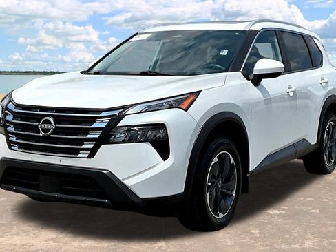 Used 2024 Nissan Rogue SV w/ SV Premium Package AWD/4WD image 4