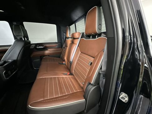 Used 2024 GMC Sierra 2500 Denali Ultimate image 31