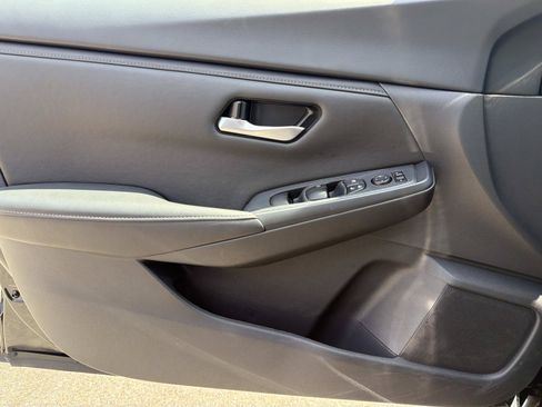 Used 2025 Nissan Sentra SV w/ All-Weather Package FWD image 18