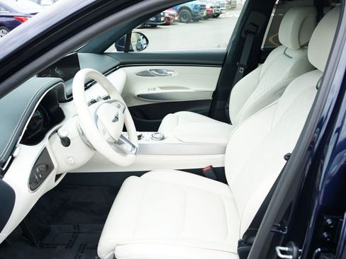 Used 2025 Genesis Electrified GV70 Advanced w/ Prestige Package image 17