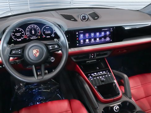 Certified 2026 Porsche Cayenne S AWD/4WD image 17
