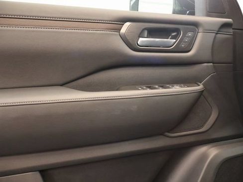 New 2026 Nissan Armada SL w/ Captain's Chari Seat Package AWD/4WD image 9