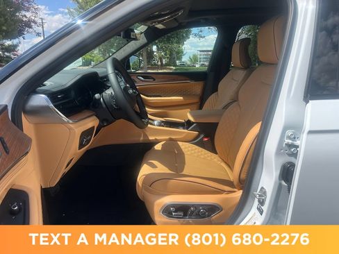 New 2026 Jeep Grand Cherokee Summit AWD/4WD image 9