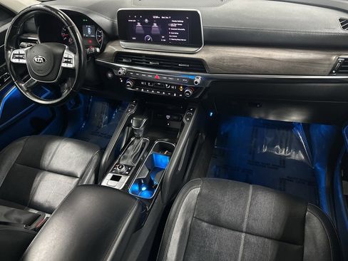 Used 2021 Kia Telluride EX w/ EX Premium Package image 12