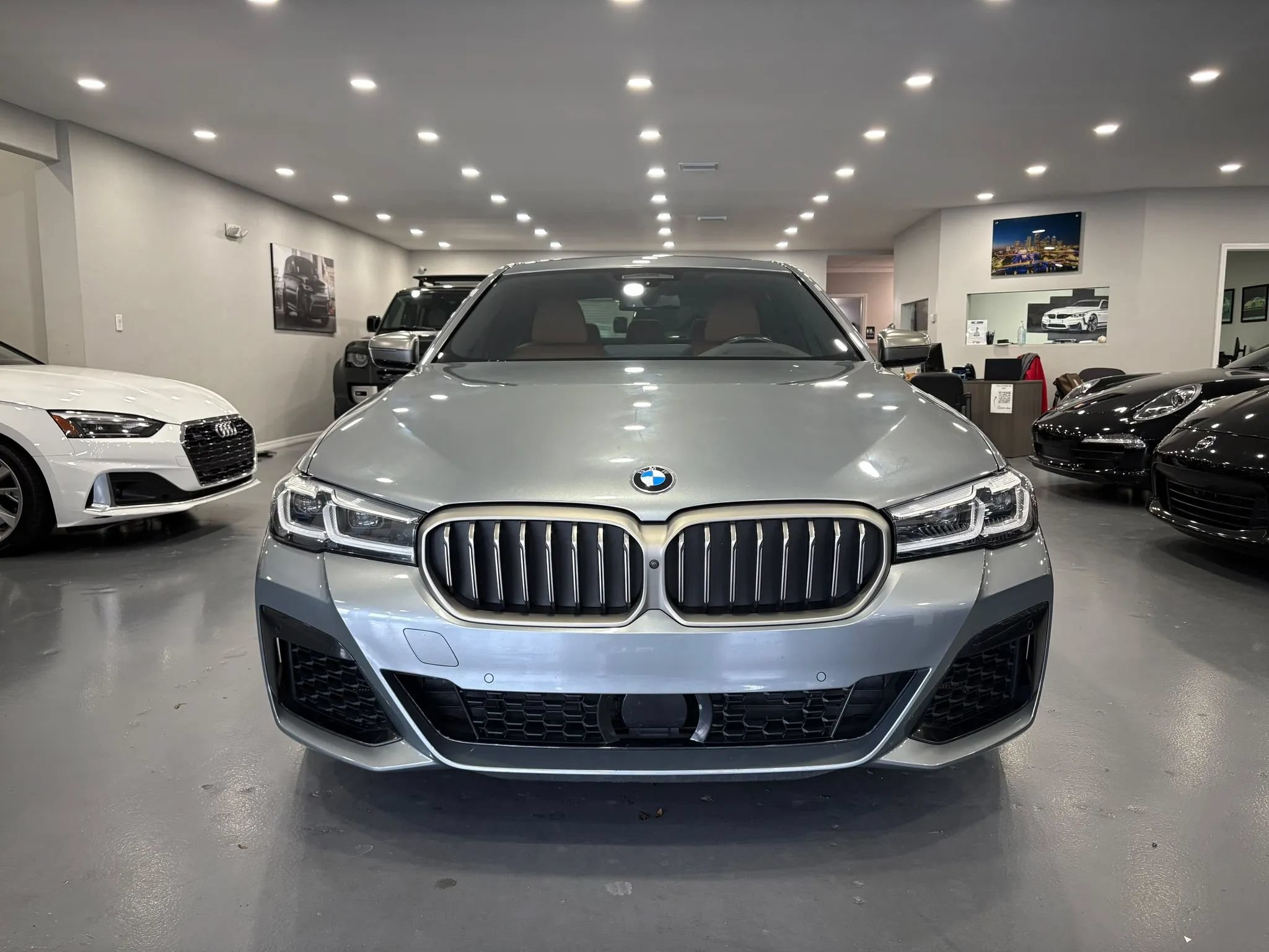 Used 2023 BMW M550i xDrive w/ Executive Package AWD/4WD image 2