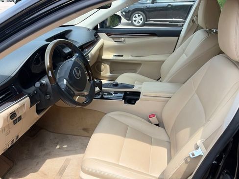 Used 2013 Lexus ES 350 w/ Premium Pkg FWD image 4